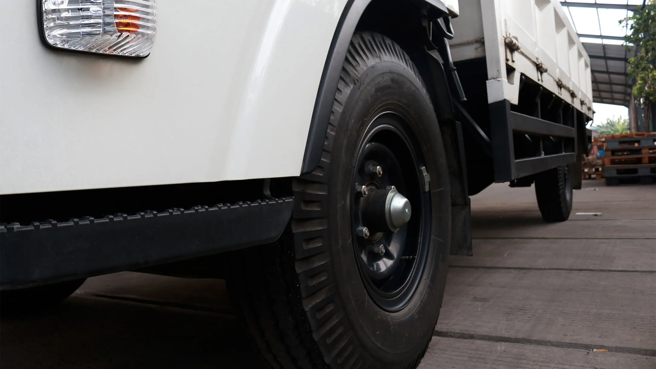 ¿Qué vehículos son considerados de carga y cuál es su capacidad?