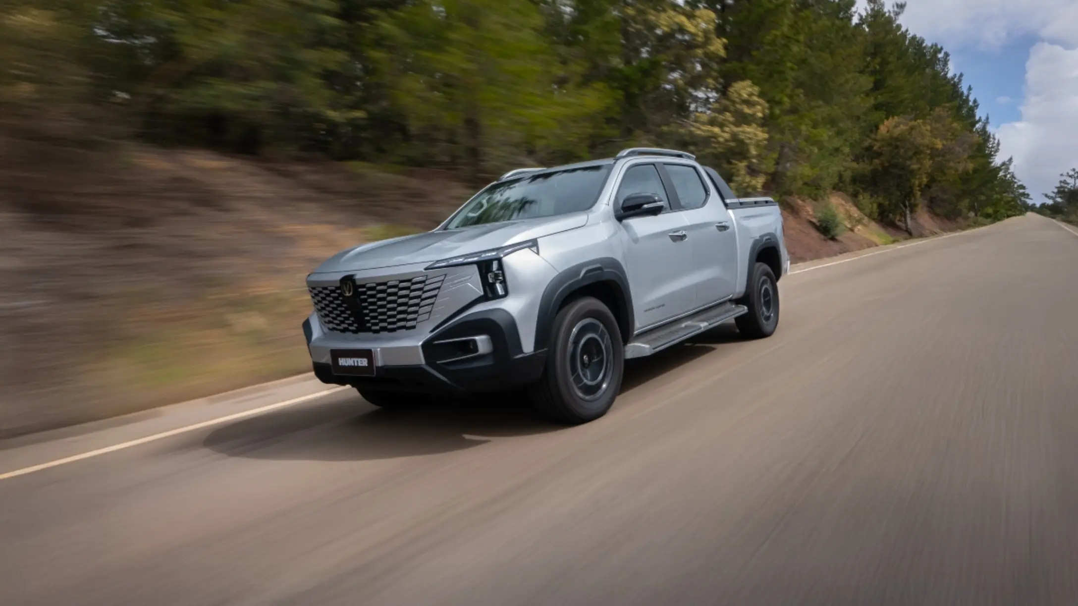 Motor de auto eléctrico. Hunter REEV.